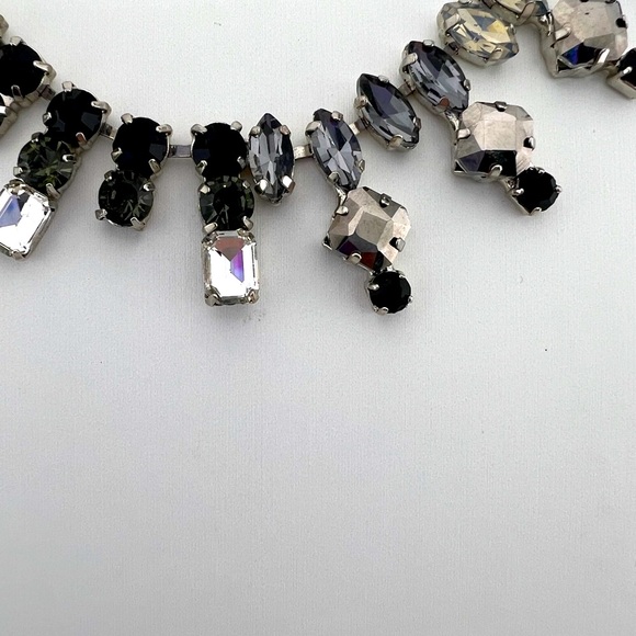 Beautiful Rhinestone Necklace - Picture 3 of 9